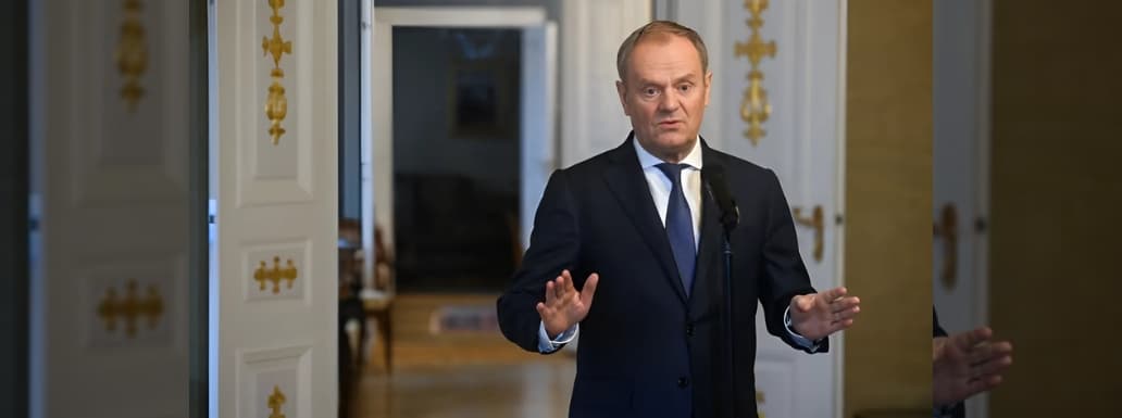 Polish PM Invokes EU to Avert ‘Totally Unnecessary and Stupid Tariff Wars’
